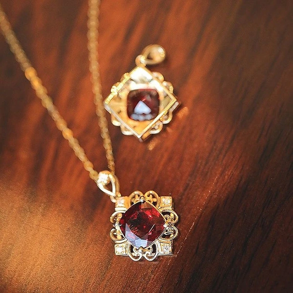 New jewelry elegant red gemstone necklace anniversary celebration luxury pendant necklace