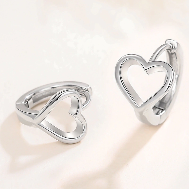  Korean fashion temperament love earrings simple sweet heart-shaped earrings hollow metal Korean style earrings