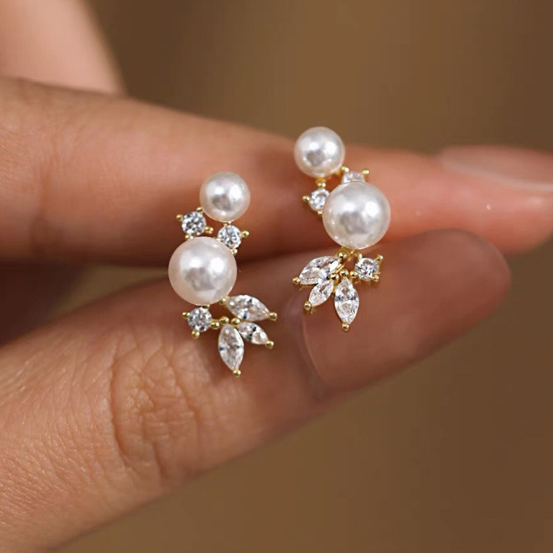 Korean style gentle horse eye earrings for ladies imitation pearls personality internet celebrity style jewelry factory direct sales hot style