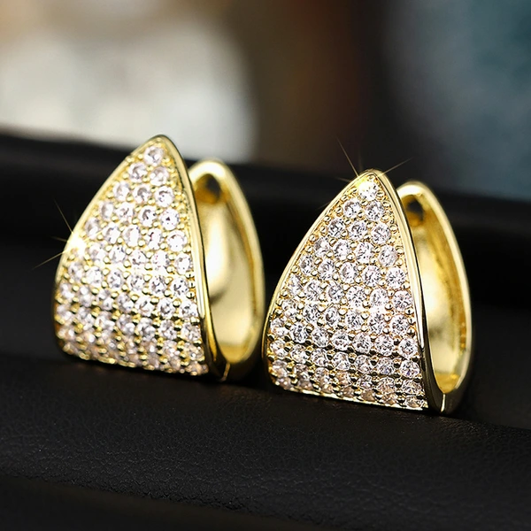 Hot selling triangle design earrings for women with micro inlaid zircon jewelry, exquisite chic fashion jewelry