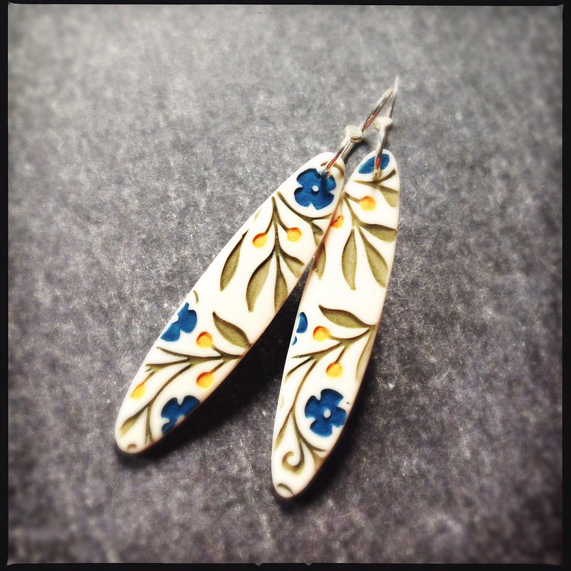   European and American e-commerce earrings creative personality flower long earrings hot-selling ear hooks