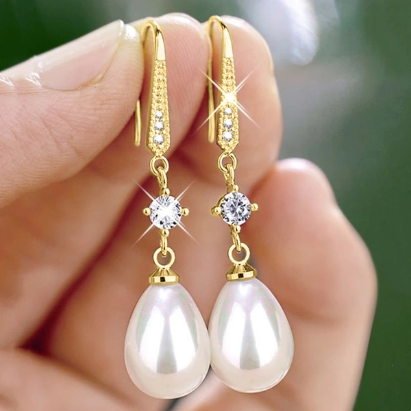 Baroque teardrop-shaped imitation pearl earrings for women, versatile and elegant, diamond-studded, festive wedding bridal earrings