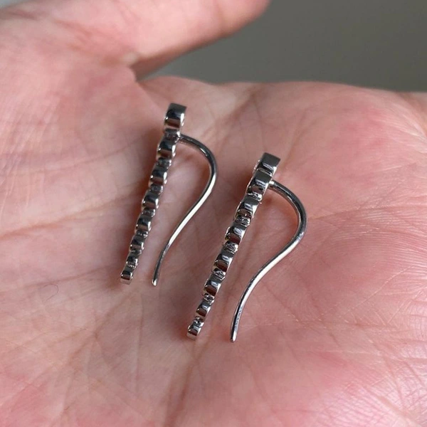  Niche, simple, regular, high-end earrings, retro, shining, temperament, round diamond ear hooks, popular earrings