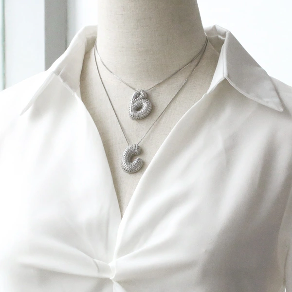 European and American hot-selling 26 English letters pendant necklace copper plated real gold inlaid with zircon clavicle chain nkq71