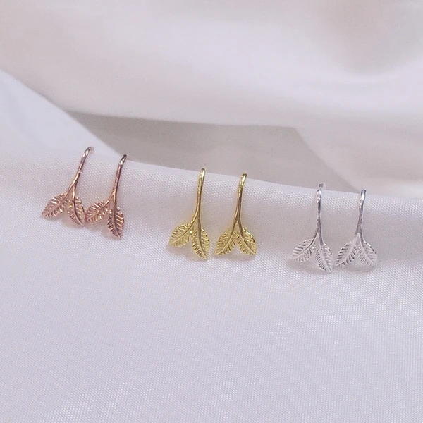  Forest style literary leaf earrings small fresh temperament sprouting young leaf ear hook Korean personality student ear clip