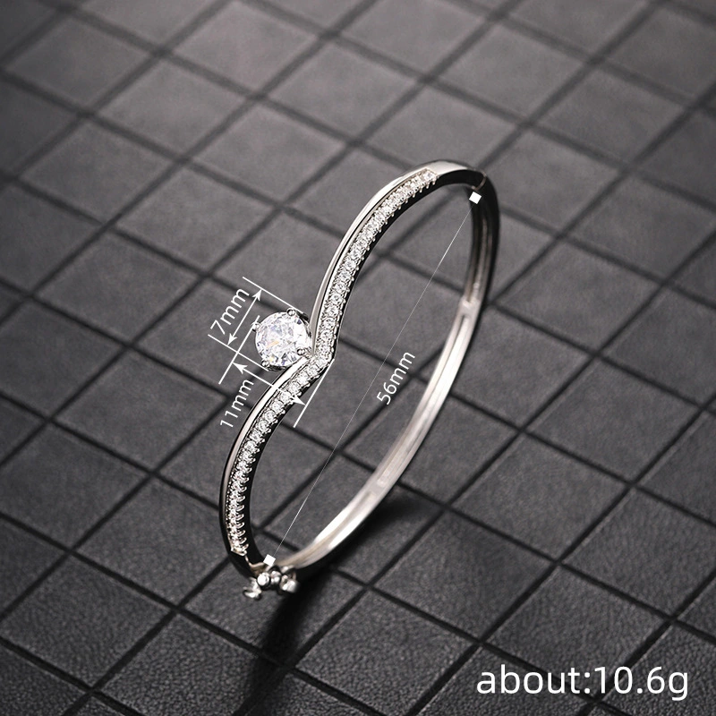 Crown Gentle Hot Selling Round Luxury Bracelet for Women, Elegant and Fashionable Dress Matching Jewelry
