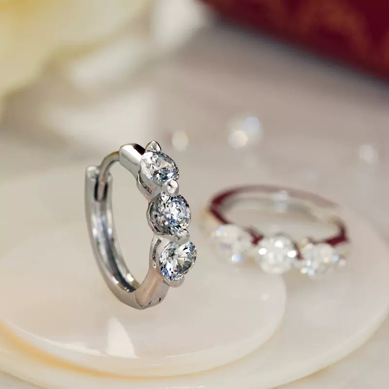 Super flash imitation diamond earrings light luxury simple high-end round earrings new trendy hoop earrings