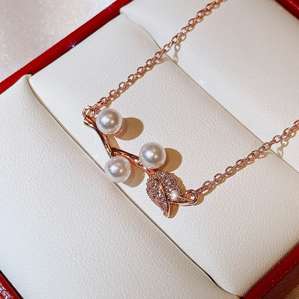 Trendy Japanese and Korean style necklace, creative rose imitation pearl necklace for women, exquisite zircon clavicle chain