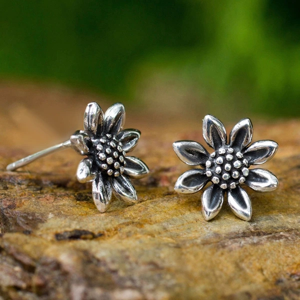 New live earrings for women retro pastoral sunflower sunflower jewelry antique silver exquisite earrings