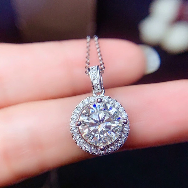  Korean exquisite imitation moissanite necklace super flash round live broadcast hot pendant simple light luxury women's necklace