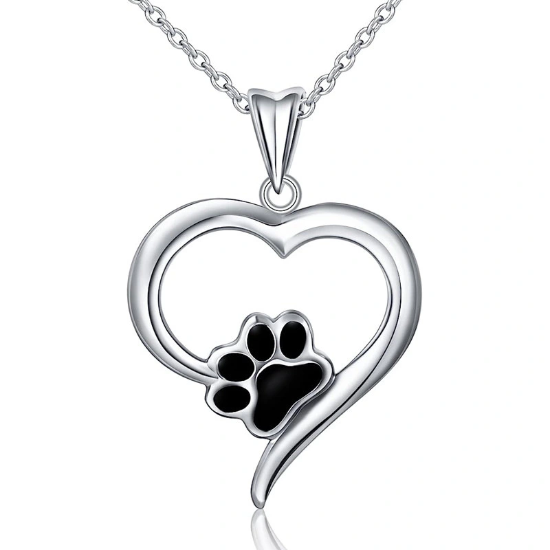  Hot selling in Europe and America, the heart-shaped cat claw necklace is cute and a must-have for sweet girls.