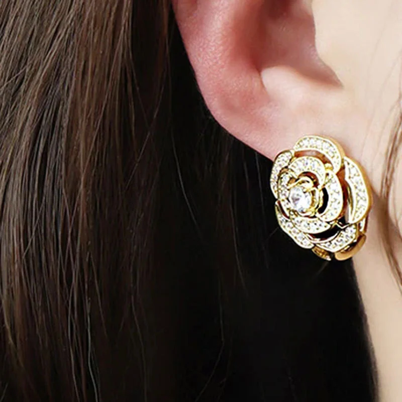Sweet and elegant 3D flower earrings with roses, fashionable and versatile, factory direct sales