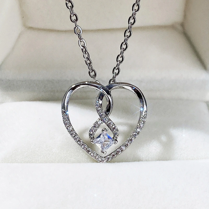 Korean style necklace simple shining heart-shaped zircon pendant clavicle chain Valentine's Day gift for girlfriend