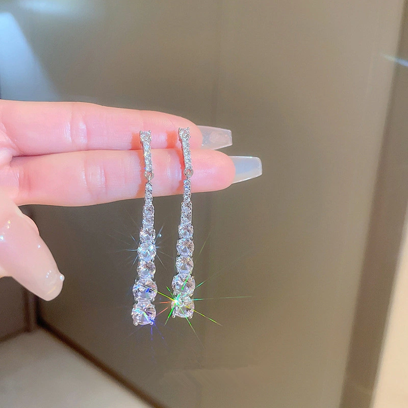 European and American fashion high-end long earrings exaggerated personality exaggerated atmosphere heavy earrings wholesale and retail