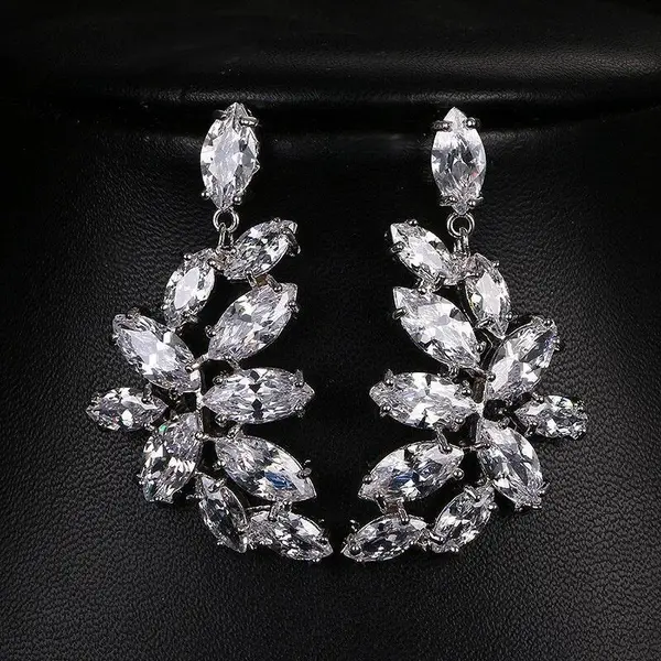 High-end fashion evening zircon leaf tassel earrings temperament versatile retro leaf-shaped earrings for women