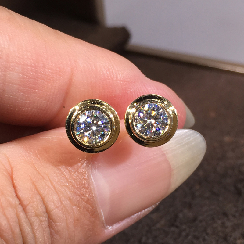 Temperament Japanese and Korean simple personality versatile earrings European and American sweet student earrings classic female earrings