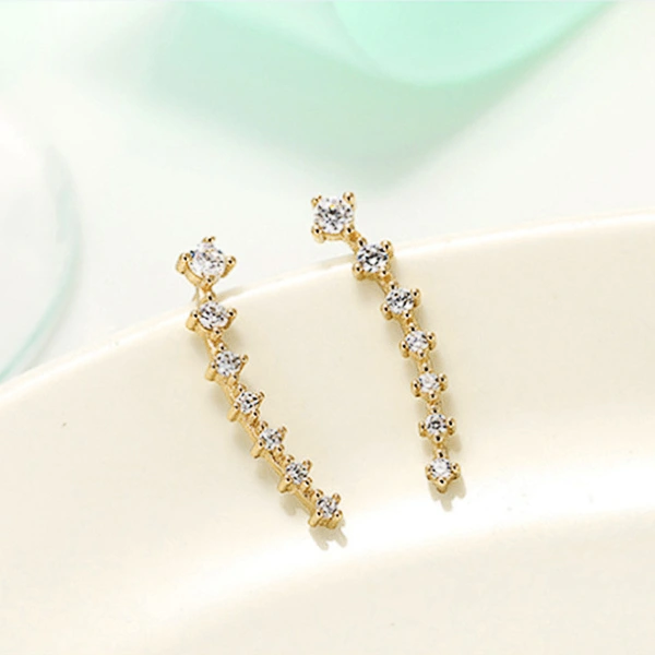 2023 new trend zircon super flash earrings Korean temperament Internet celebrity simple ear hook exquisite zircon earrings
