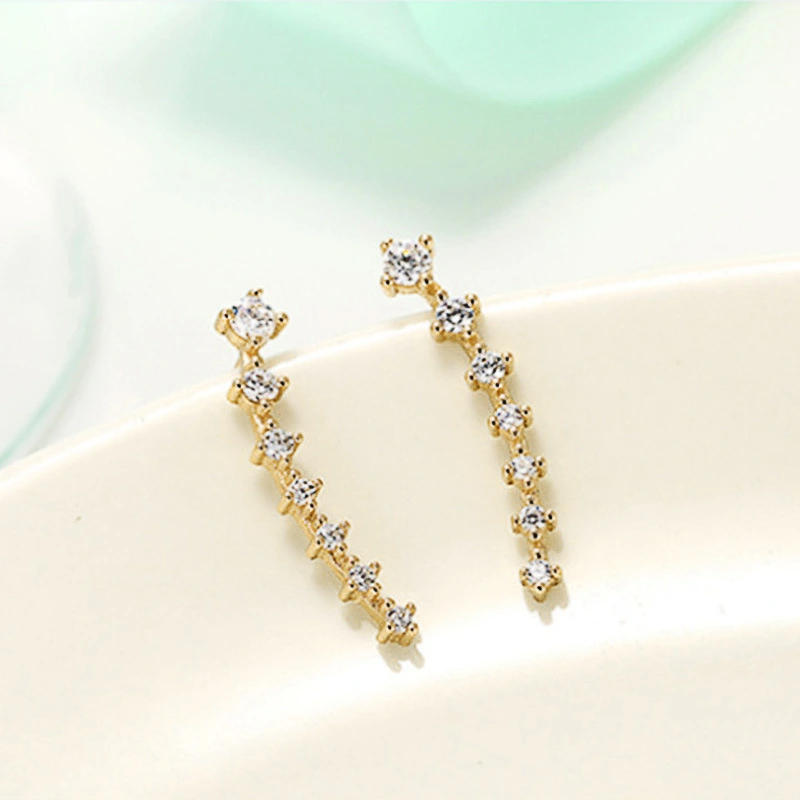 2023 new trend zircon super flash earrings Korean temperament Internet celebrity simple ear hook exquisite zircon earrings
