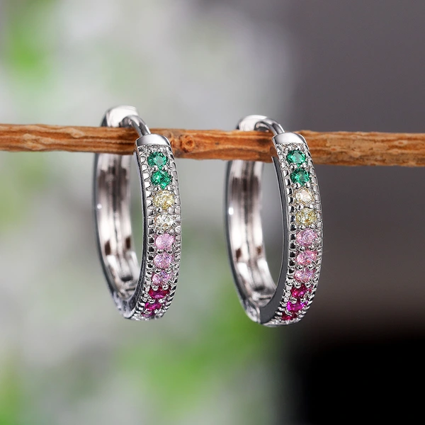 New Japanese and Korean earrings are fashionable and simple, with colorful zircon earrings for women, souvenirs and jewelry that are hot selling.