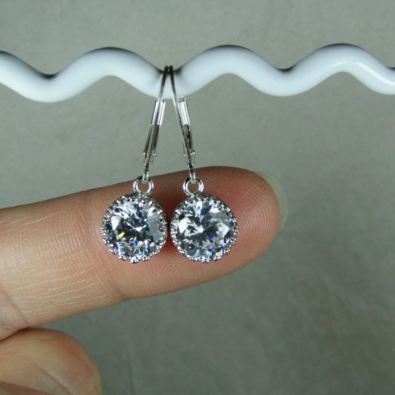 Super shiny round zircon ear hooks, elegant commuter internet celebrity earrings, Korean version of the same earrings for girls and college students