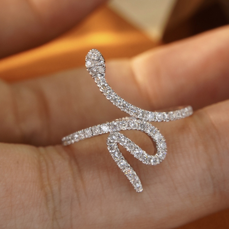   Live broadcast of light luxury dress with ring snake animal design personality ring popular hot jewelry