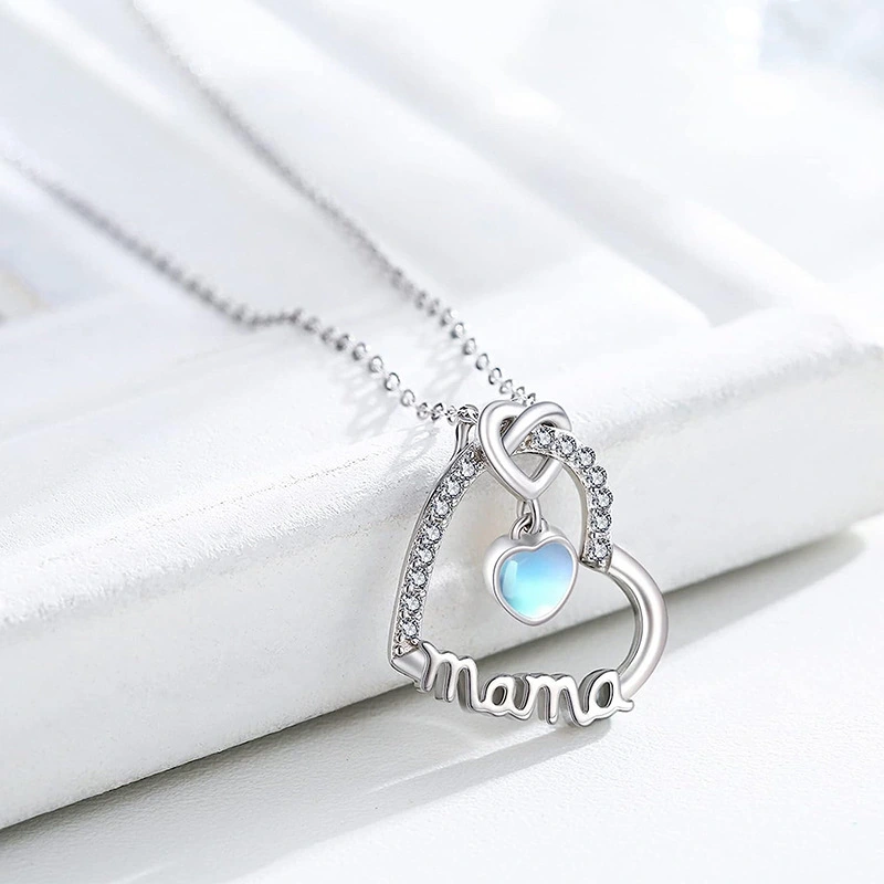 European and American love heart pendant necklace Mother's Day gift for mother, elegant and atmospheric moonstone