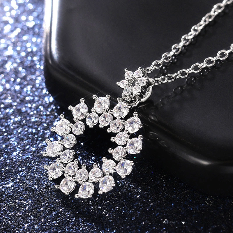   New accessories fashion simple wreath women's pendant necklace micro-inlaid zircon platinum jewelry