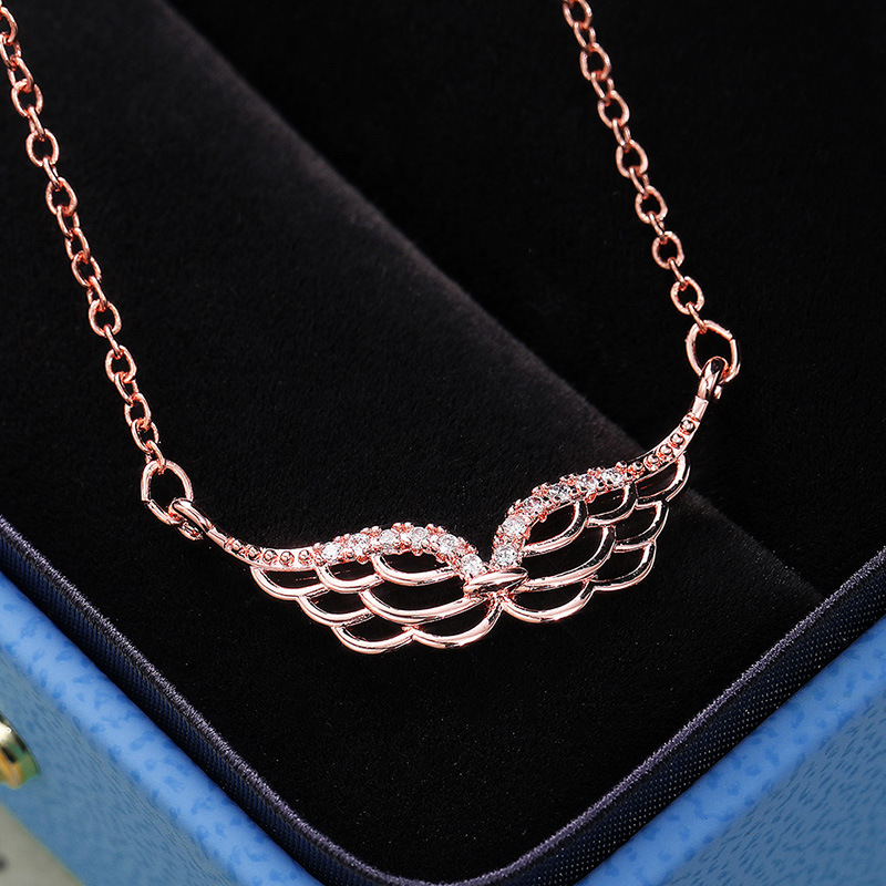  New European and American style exquisite feather wing pendant necklace for women Xiaohongshu recommended hot selling model