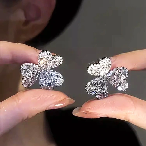 Women's lucky clover earrings, pastoral style jewelry, factory direct sales, hot selling forest earrings