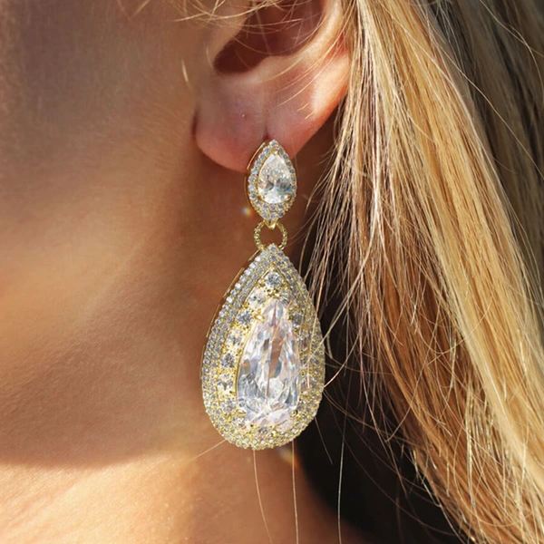 New arrivals from Europe and America, pear-shaped large teardrop zircon earrings for brides, manufacturers, spot wholesale