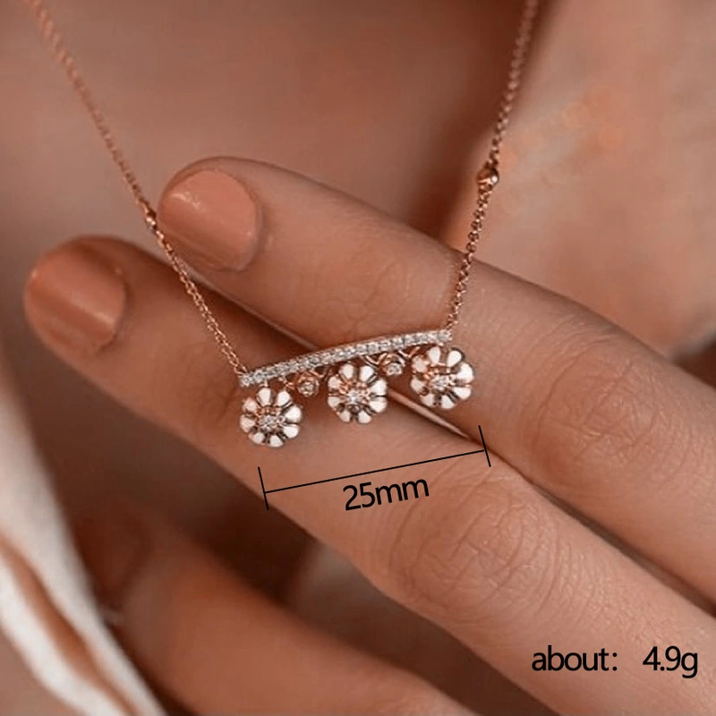 Xiaohongshu recommends a fairy-style fresh flower pendant with an oil-drop flower-shaped necklace and sweater chain.