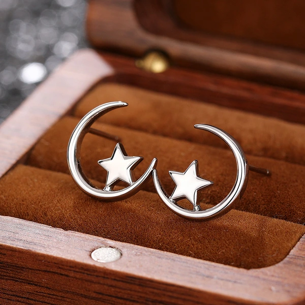  Star and moon earrings for students, female metal simple star and moon earrings, star and moon shining together, daily earrings
