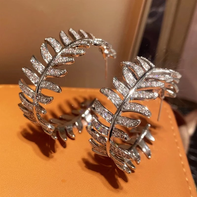  European and American leaf and wheat ear earrings for women, fashionable and exquisite design earrings inlaid with zircon, popular style