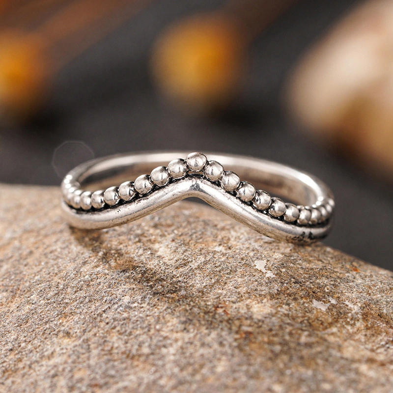   Hot selling simple minimalist V-shaped ring ring for daily commuting all-match ring decoration metal electroplating fashionable