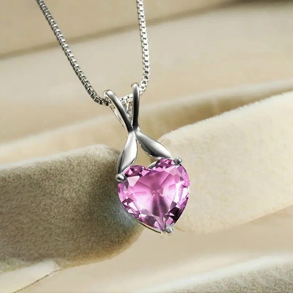   Hot selling new style heart-shaped pendant European and American versatile necklace simple floral box chain necklace