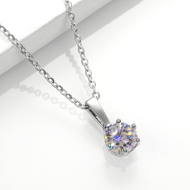 New clavicle chain European and American simple style single diamond zircon pendant necklace Valentine's Day gift necklace