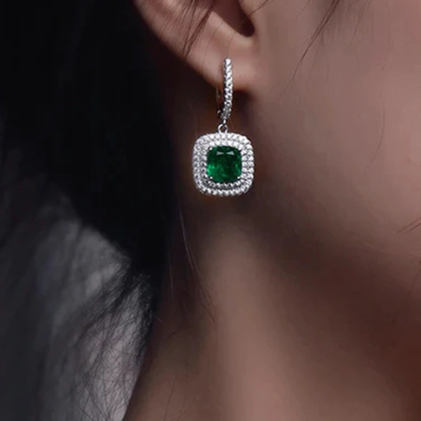 Live hot selling fashionable earrings Princess Fat Square new earrings light luxury high-end pendant earrings