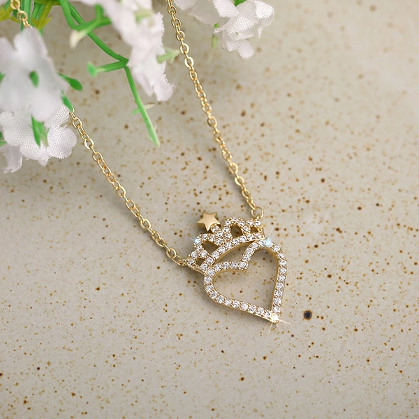  European and American celebrity love necklace female crown star design necklace niche personality Internet celebrity style jewelry