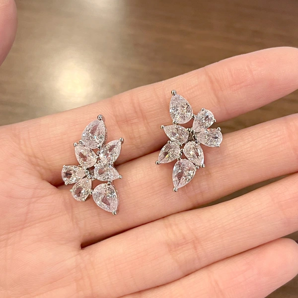 European and American high-quality leaf earrings 3A zircon all-match geometric leaf earrings for women manufacturers spot wholesale