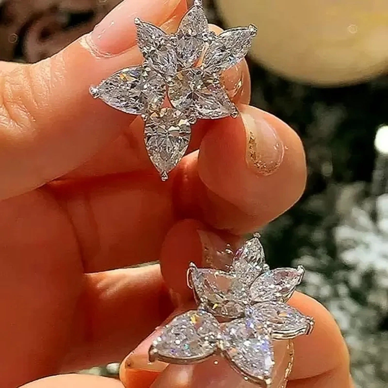 Xiaohongshu hot-selling recommendation: sweet crystal zircon flower earrings for women, exquisite lady-style earring accessories