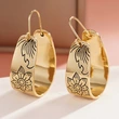 Curved widened U-shaped earrings for women, fashionable texture design, Middle Eastern light luxury style, floral niche, super hot style
