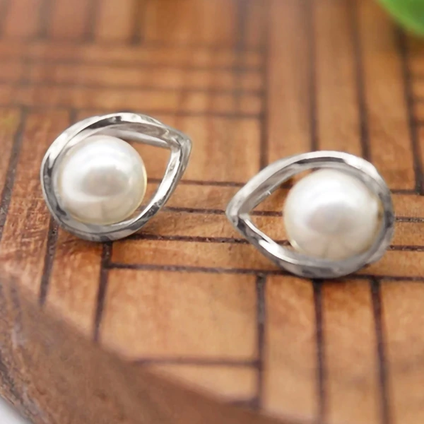  High-end simple earrings fashionable daily commuting all-match imitation pearl earrings Mobius ring earrings