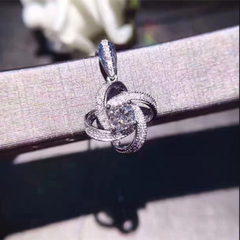 Japanese and Korean style new accessories exquisite flower zircon pendant necklace female literary forest plum clavicle chain