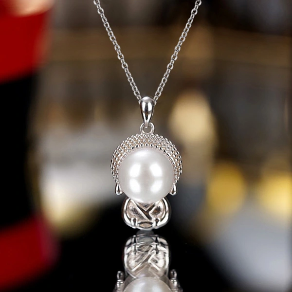   Hot selling cute necklace for women, cute Buddha imitation pearl design necklace, elegant light luxury style jewelry