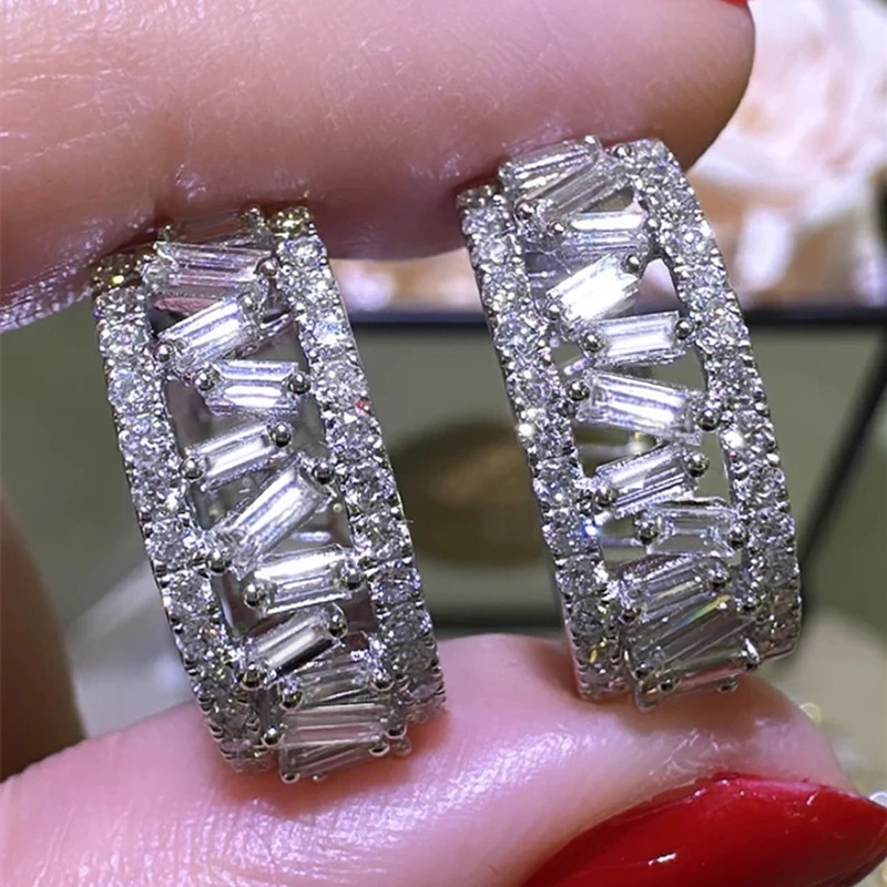 Wholesale light luxury earrings for women, geometric design earrings, chic style, everyday style, exquisite earrings