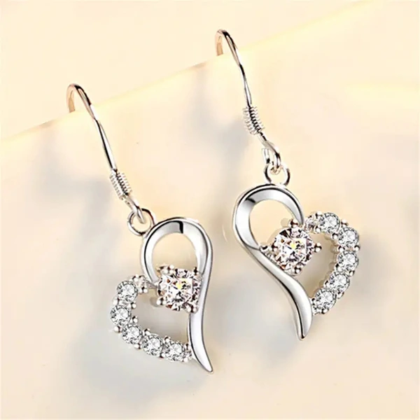  2024 new style trendy heart earrings Korean temperament long style net red earrings round face slimming earrings