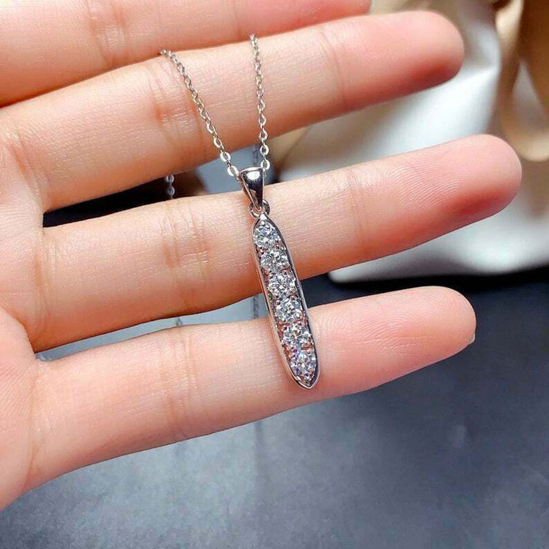 Autumn and winter new clavicle chain light luxury trend zircon necklace temperament women's sweater chain wholesale