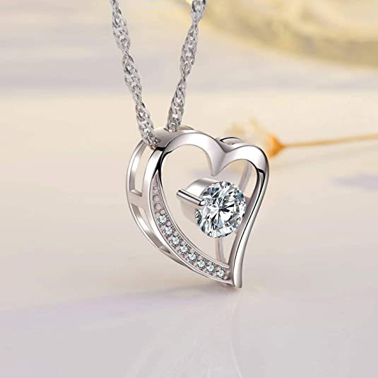 Hot style heart-shaped necklace for women, light luxury niche design, zircon pendant, Valentine's Day gift necklace