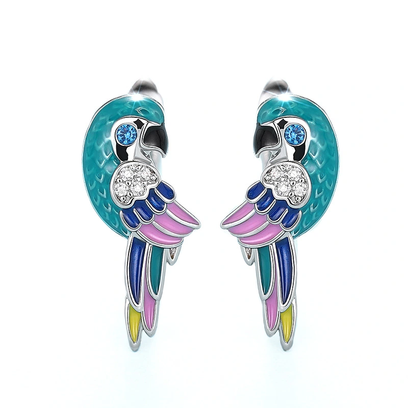Hot selling ear clips from European and American manufacturers, oil dripping parrot bird jewelry, cute simulated animal zircon style