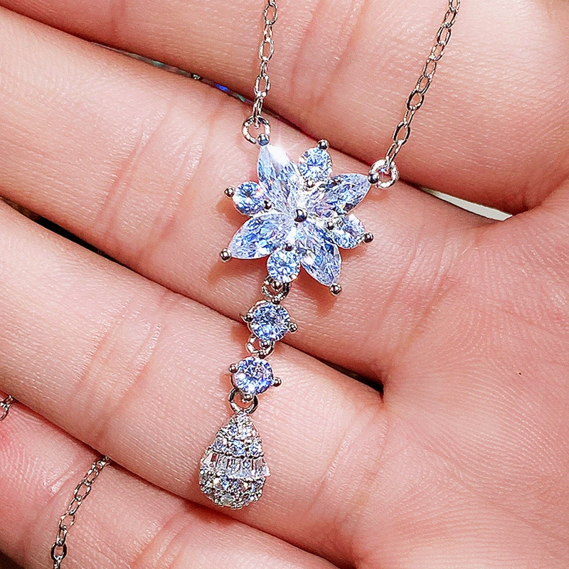 Bridal jewelry necklace three-piece set super shiny flower water drop zircon jewelry Korean version women's necklace set